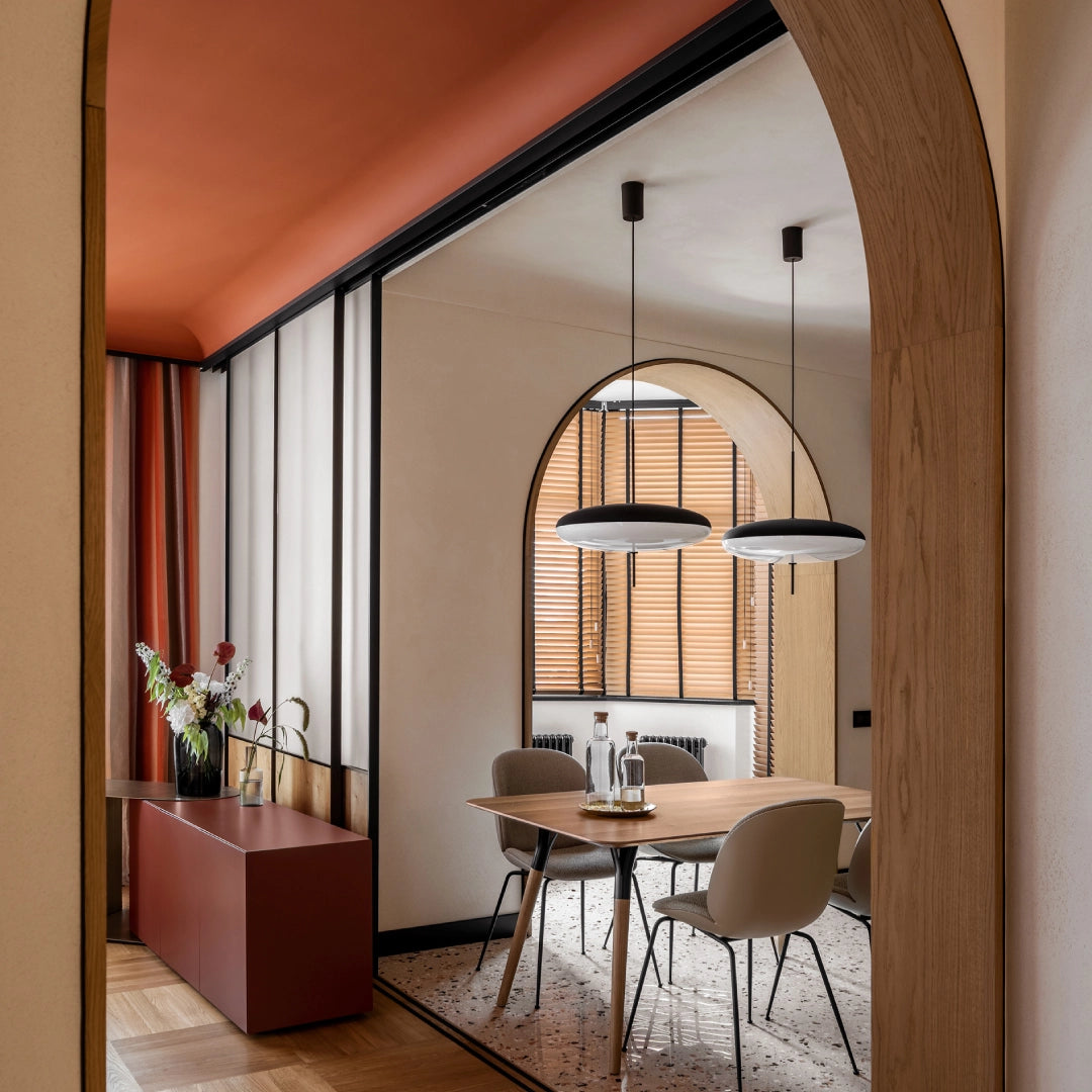 2_black_and_white_pendant_lights_decorates_a_American_House