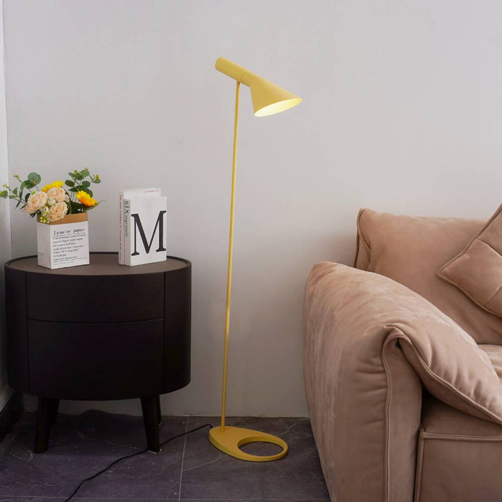 AJ_Floor_Lamp_A_02