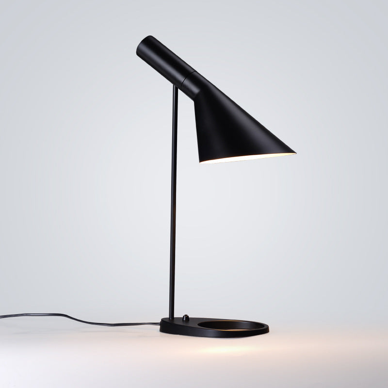 AJ Table Lamp 3