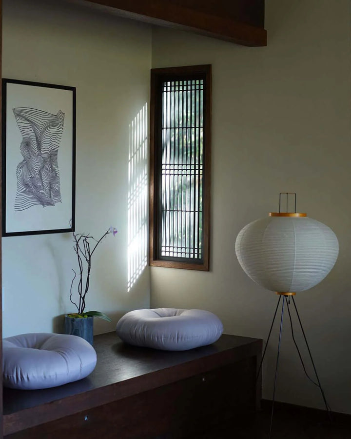 Akari 10A Floor Lamp