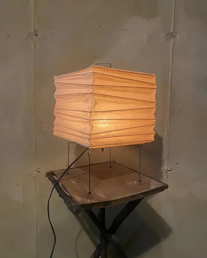 Akari_3X_Table_Lamp_11