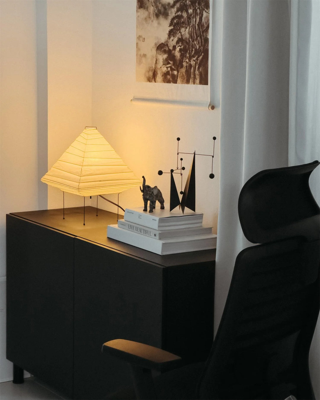 Akari_5X_Table_Lamp_2