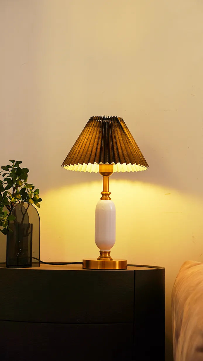 American-Style Pleated Table Lamp New 9