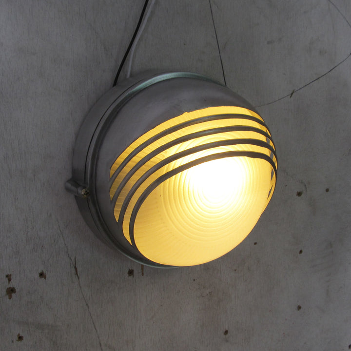 American_Outdoor_Round_Wall_Lamp_10