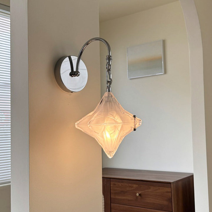 Astra_Star_Wall_Lamp_01