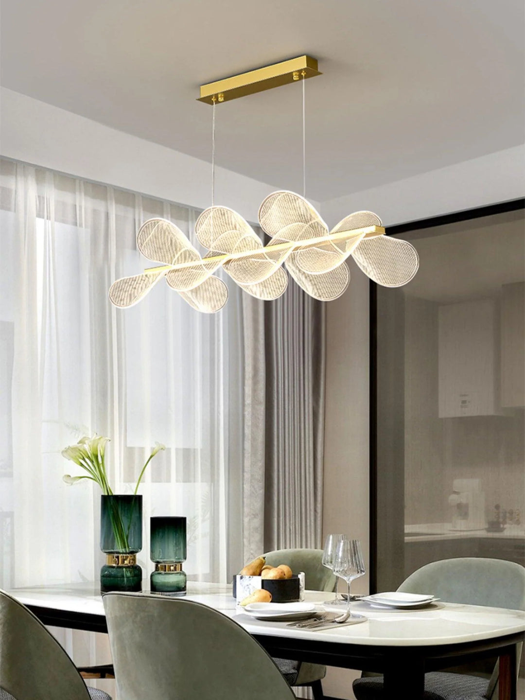 Bain Flying Flowers LED Chandelier 2