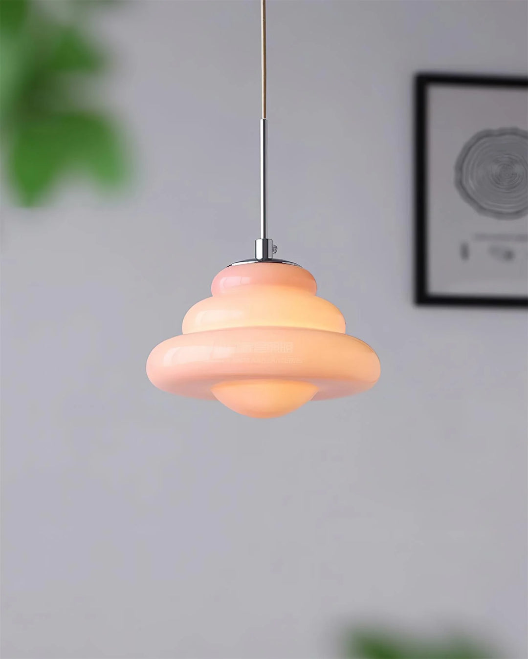 Bauhaus_Conch_Pendant_Lamp_3