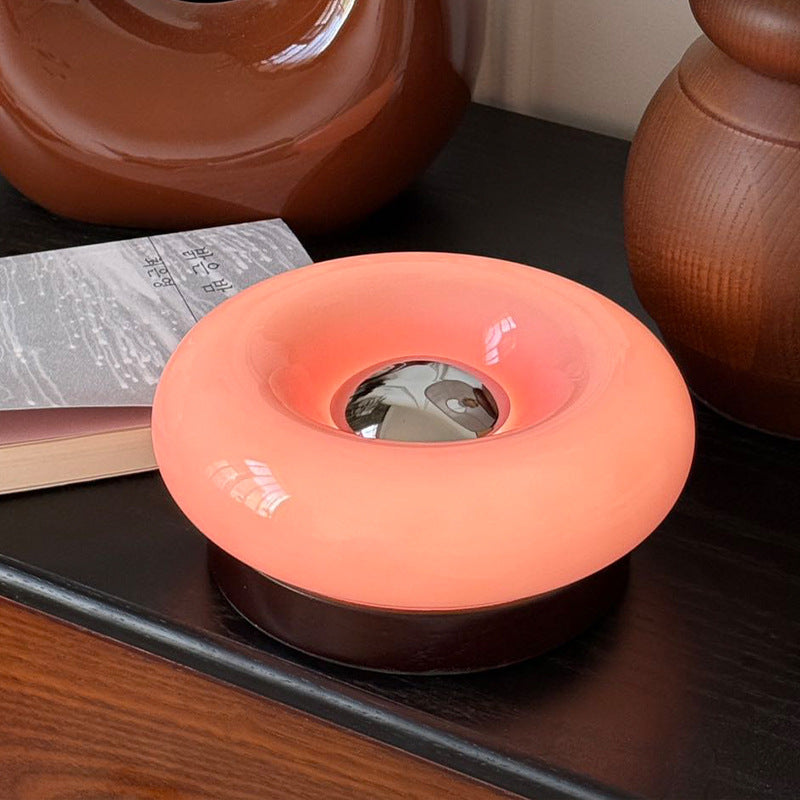 Bauhaus_Donut_Table_Lamp_10