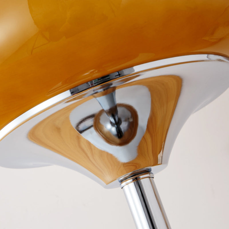 Bauhaus eiertaart tafellamp