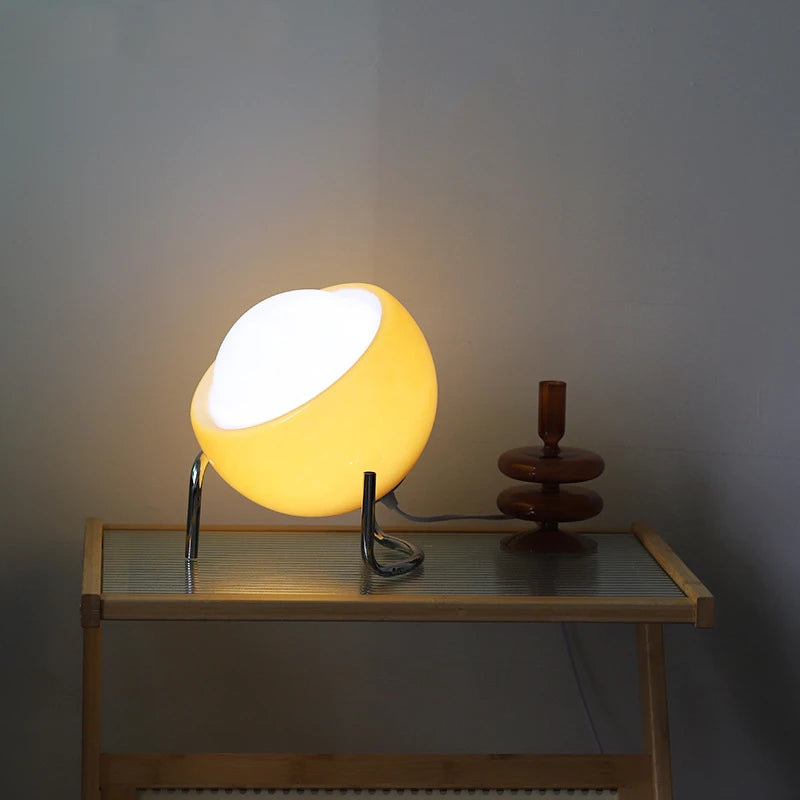 Bauhaus_Yolk_Table_Lamp_9