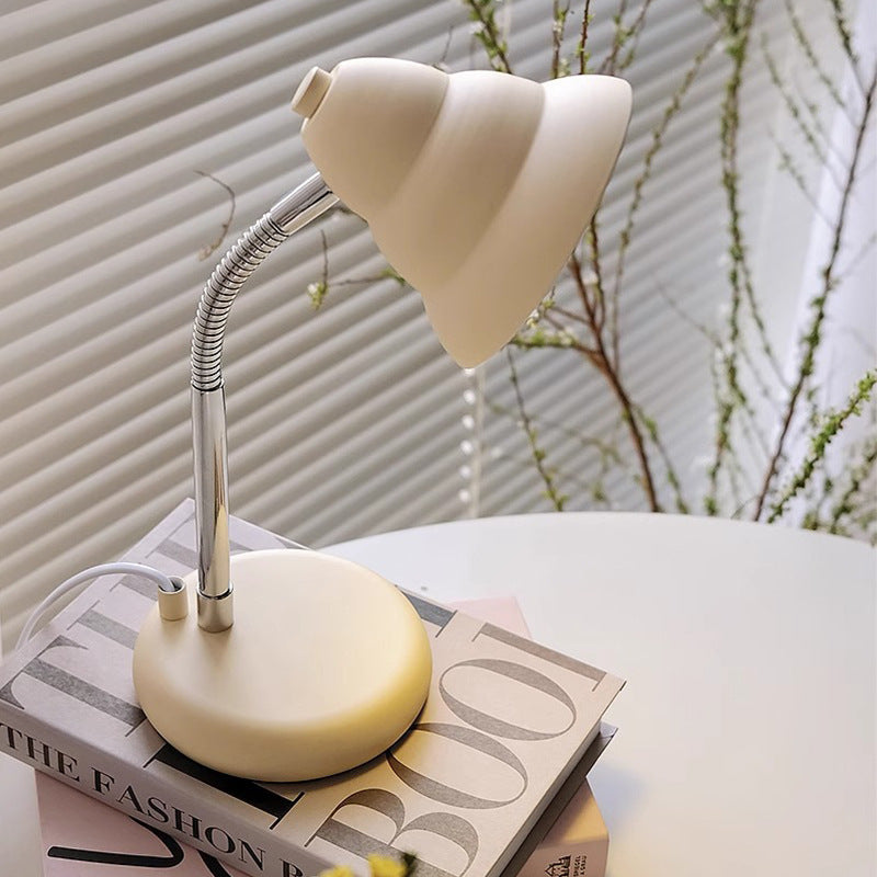 Butter Wind Conch  Table Lamp 9