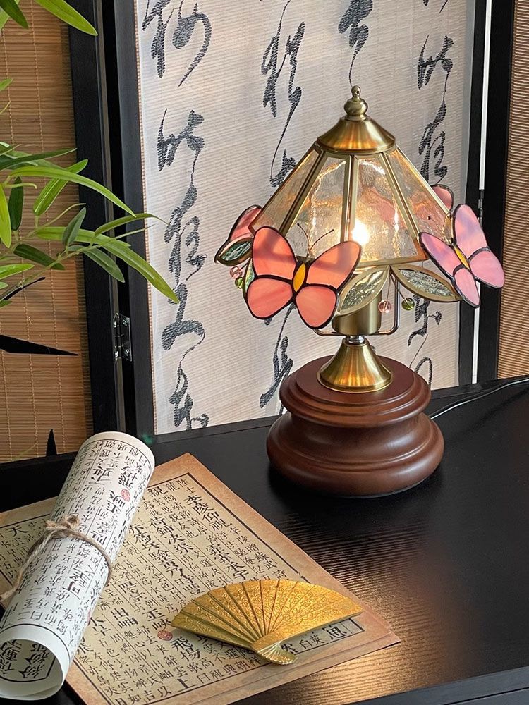 Butterfly_Glass_Table_Lamp_7