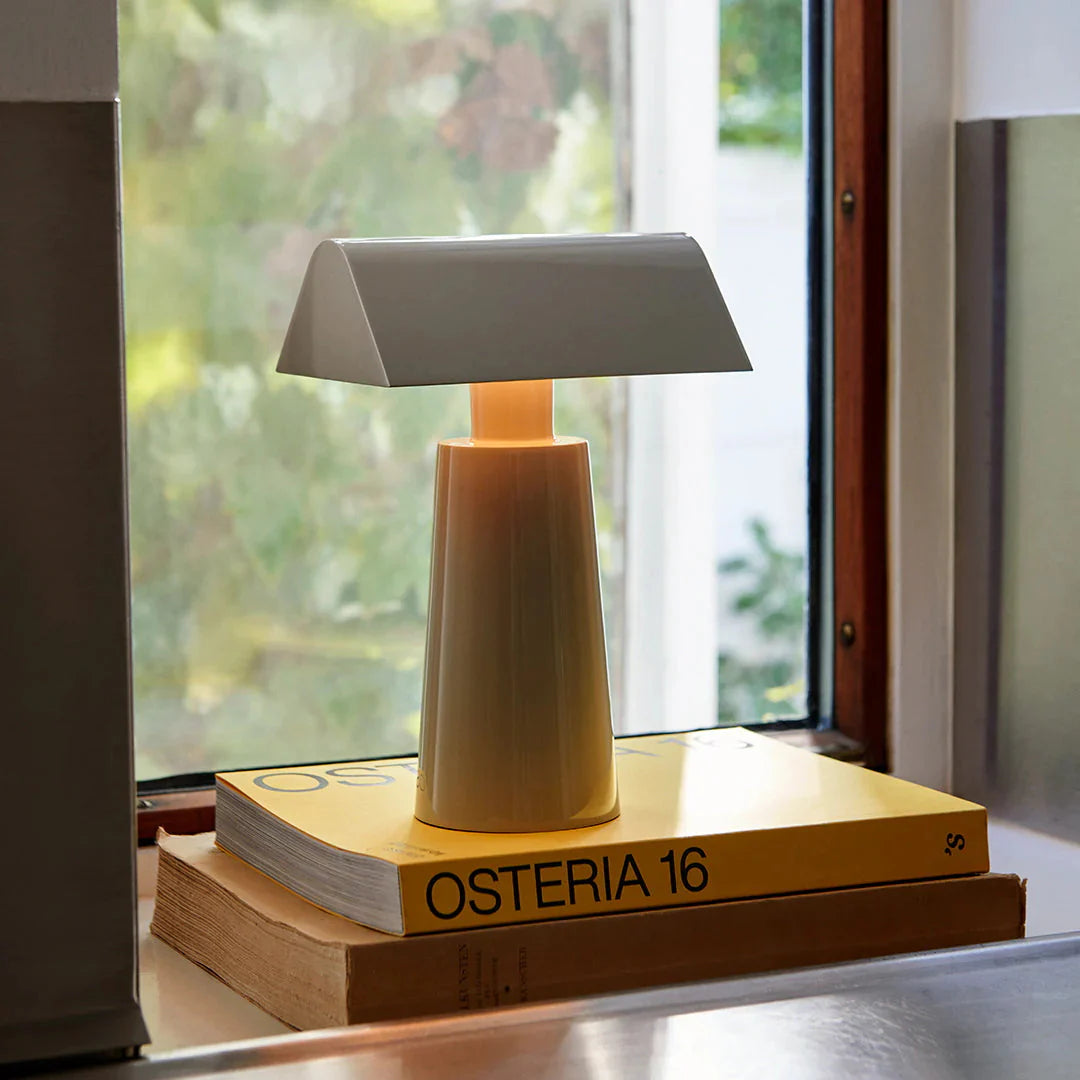 Caret_MF1_Table_Lamp_10