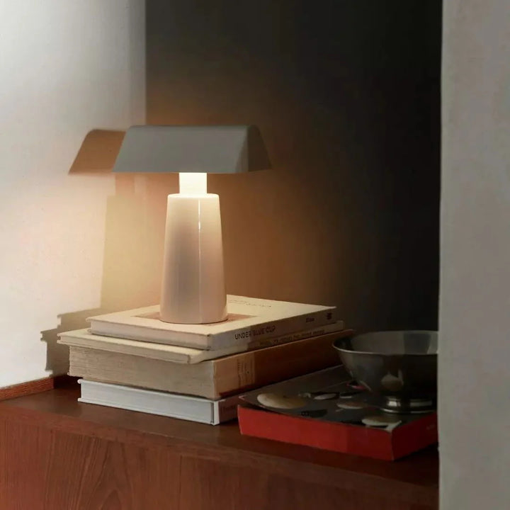 Caret_MF1_Table_Lamp_11