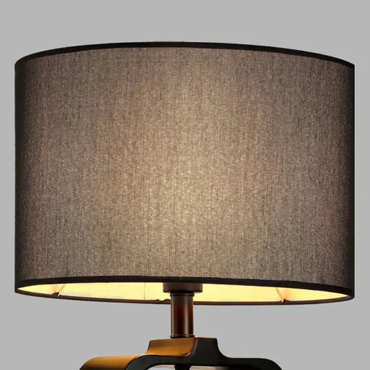 Classic_Black_Table_Lamp_A_1