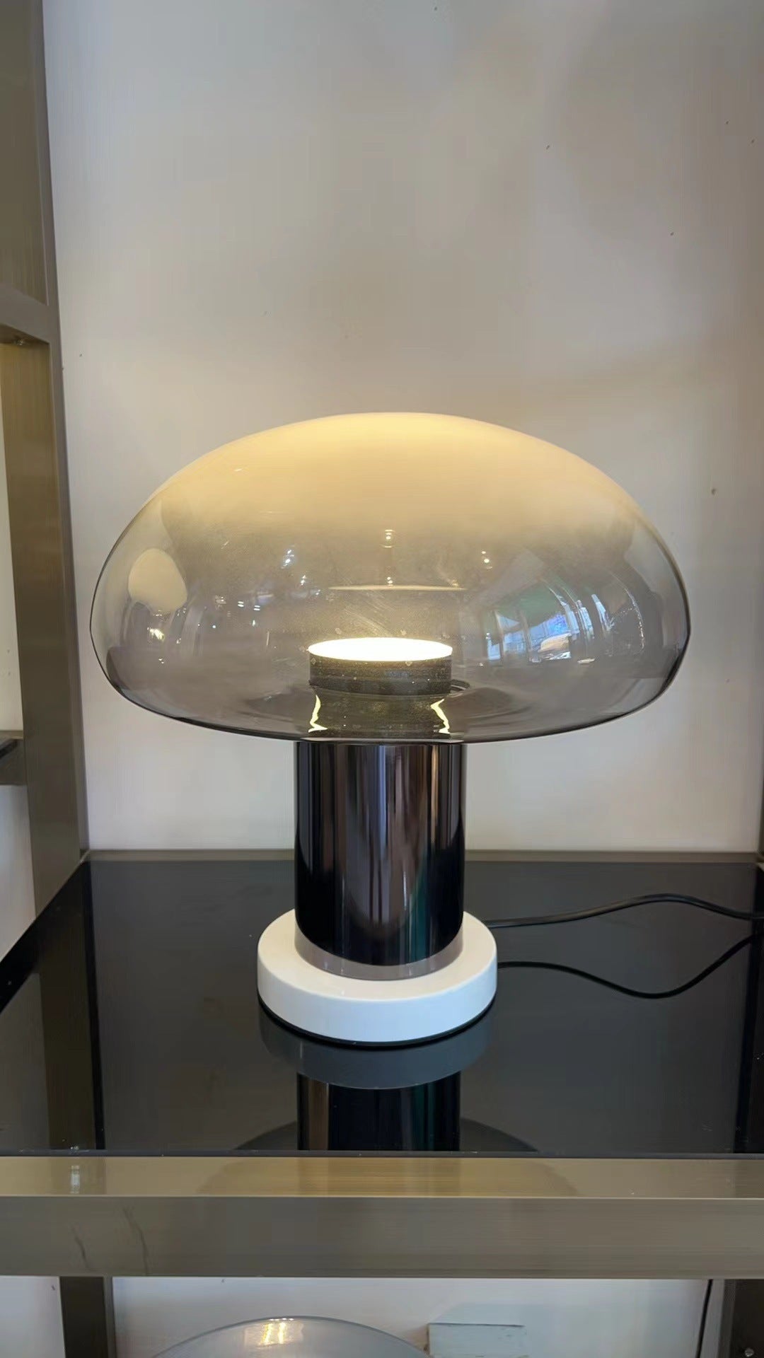 Clear_Mushroom_Table_Lamp_9