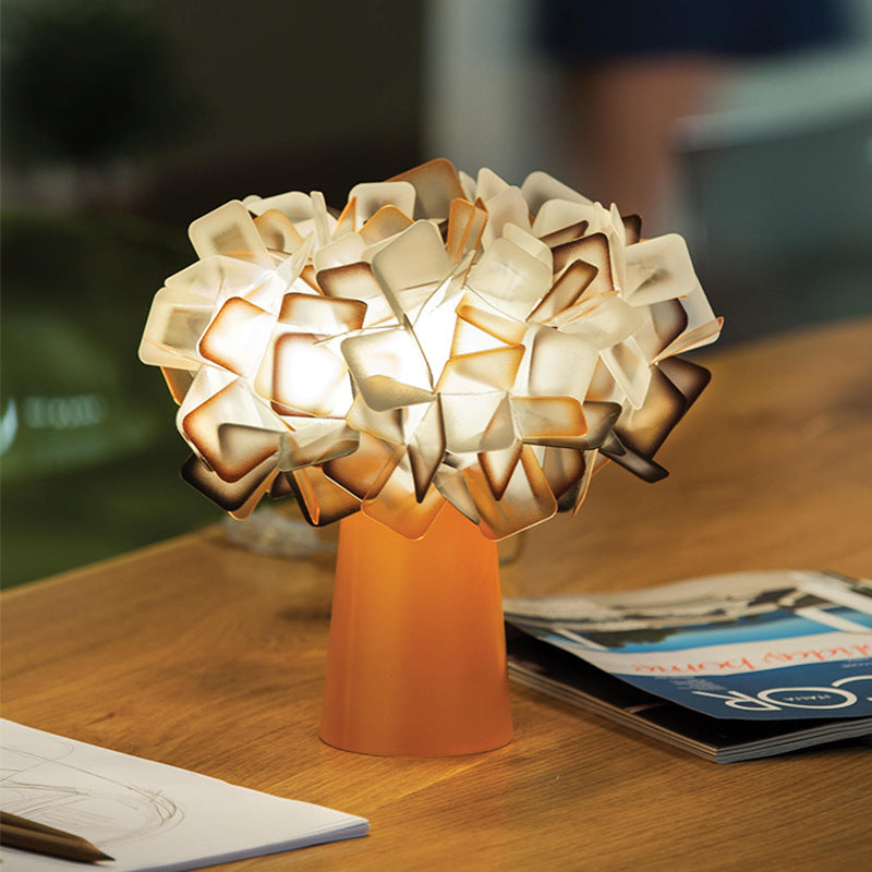 Clizia Flower Table Lamp 2