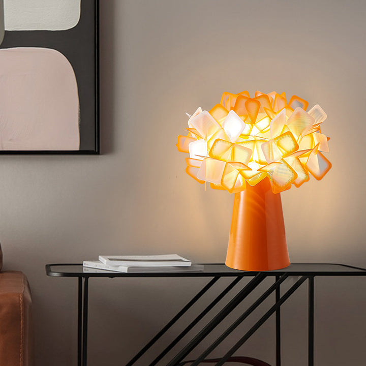 Clizia Flower Table Lamp 3