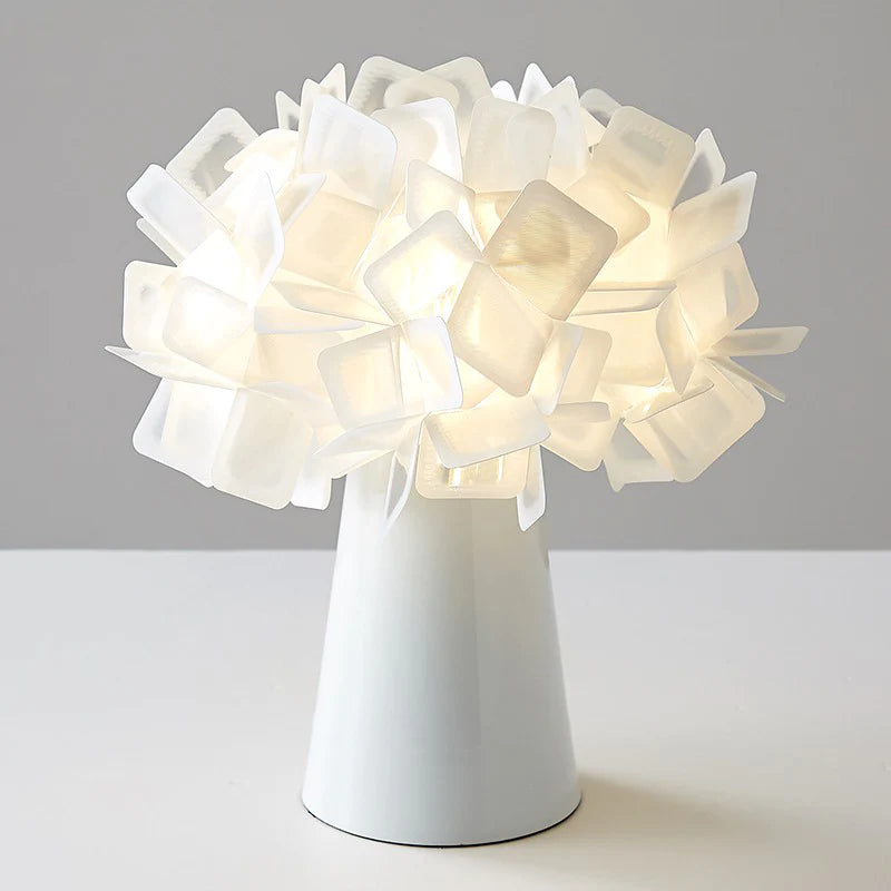 Clizia Flower Table Lamp White