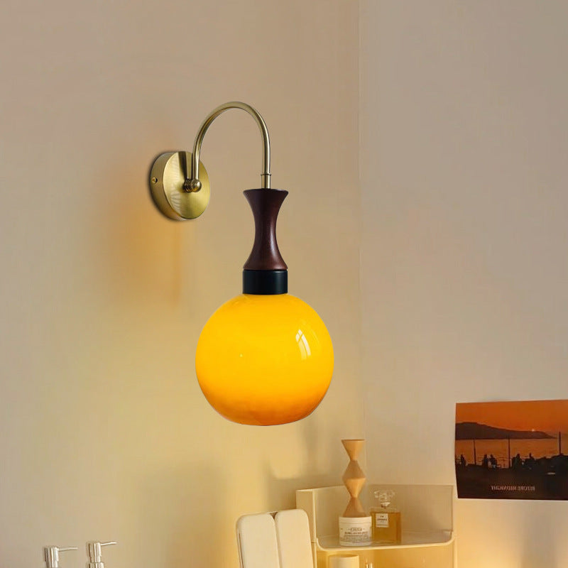 Cream_Persimmon_Wall_Lamp_02