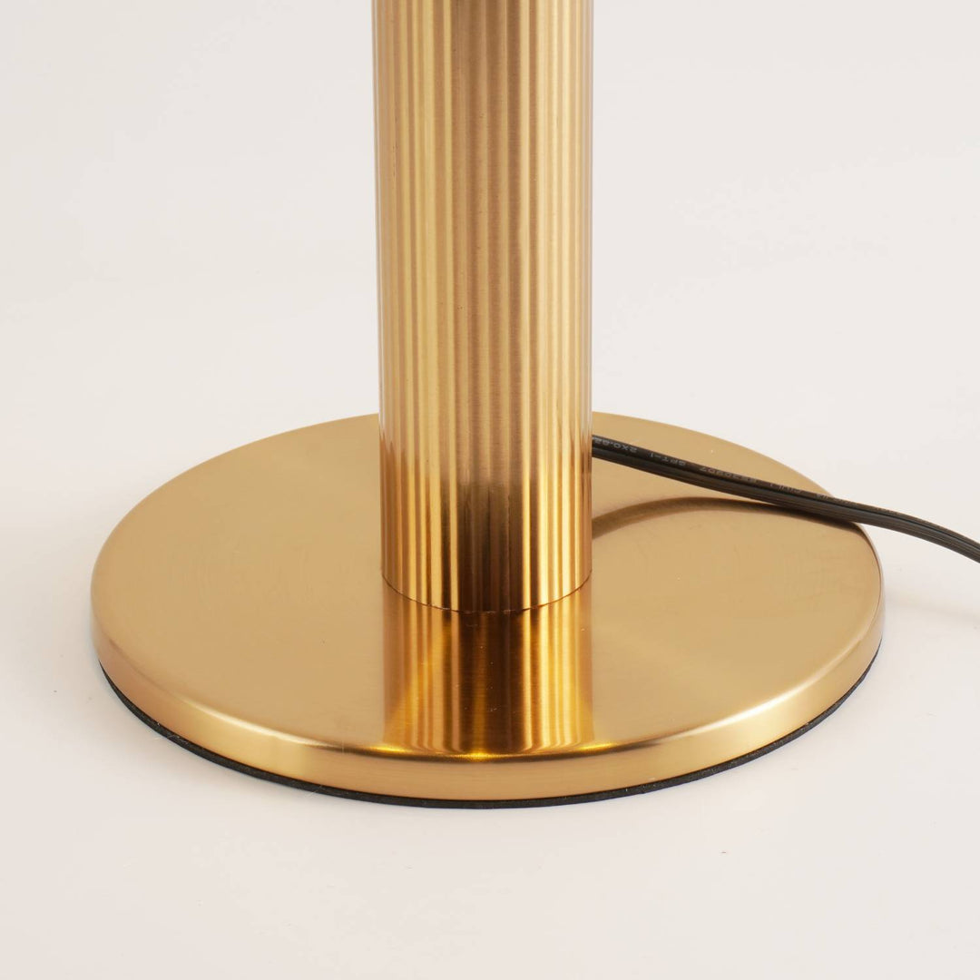 Creative_Malkin_Table_Lamp_24