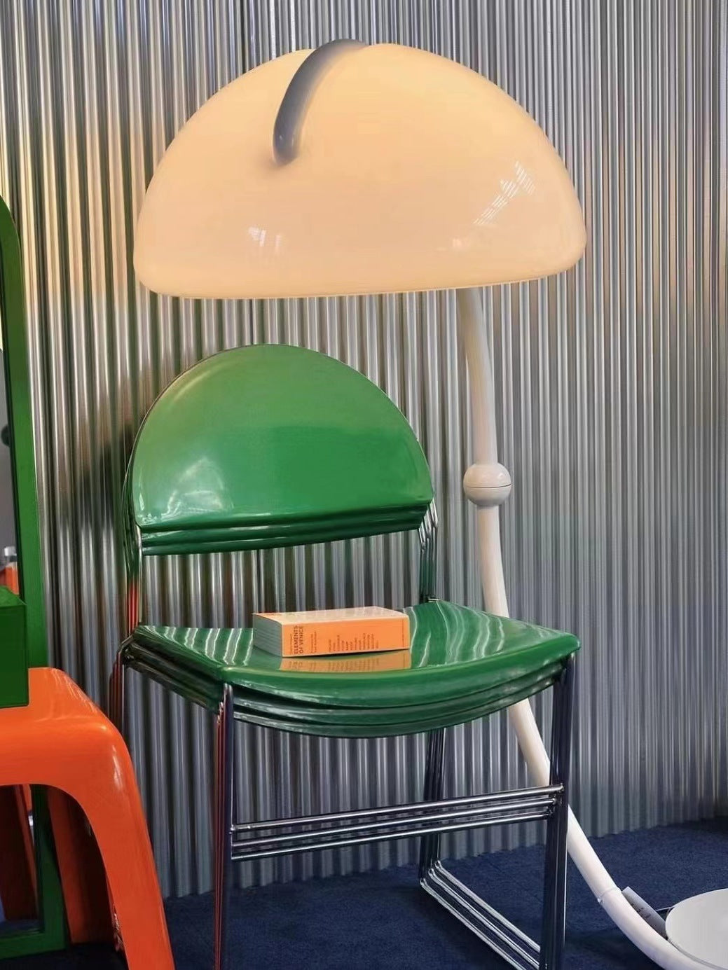 Creative Rotating Floor Lamp – Dekoorlight