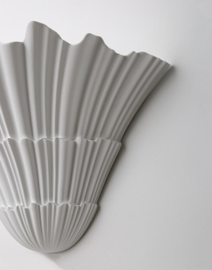 Elfa_Scallops_Wall_Lamp__12