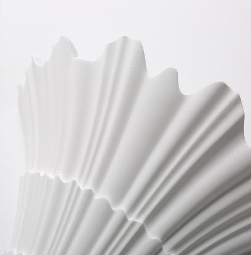 Elfa_Scallops_Wall_Lamp__14