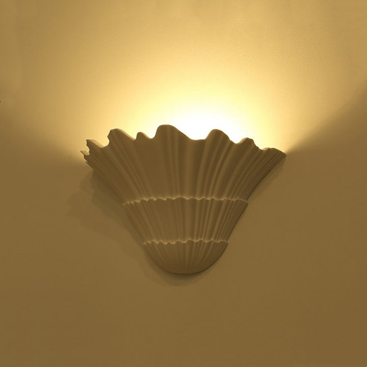 Elfa_Scallops_Wall_Lamp__2