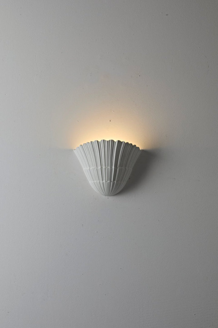 Elfa_Scallops_Wall_Lamp__3