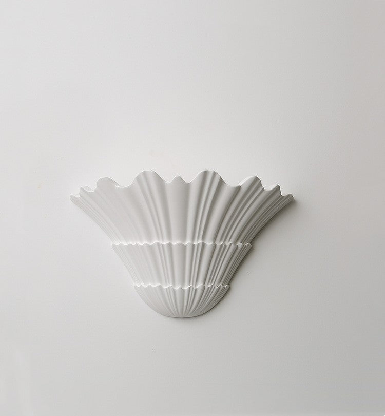 Elfa_Scallops_Wall_Lamp__4