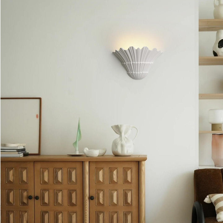 Elfa_Scallops_Wall_Lamp__7