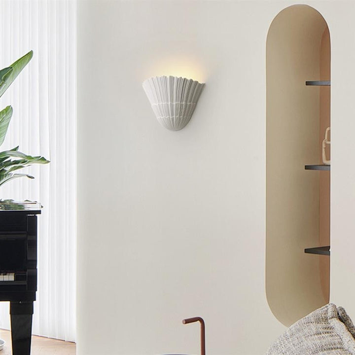 Elfa_Scallops_Wall_Lamp__8