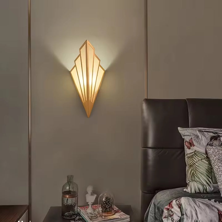 Waaiervormige wandlamp