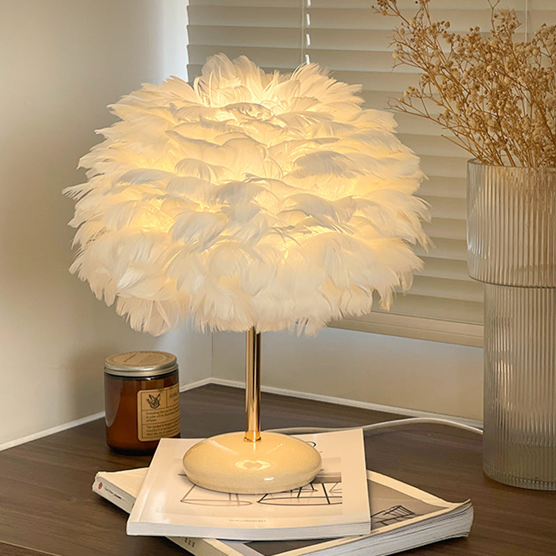 Feather_Table_Lamp_13