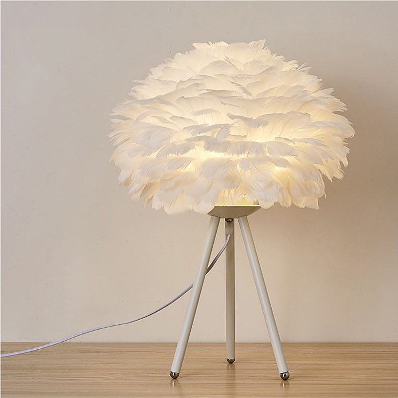 Feather_Tripod_Table_Lamp_12