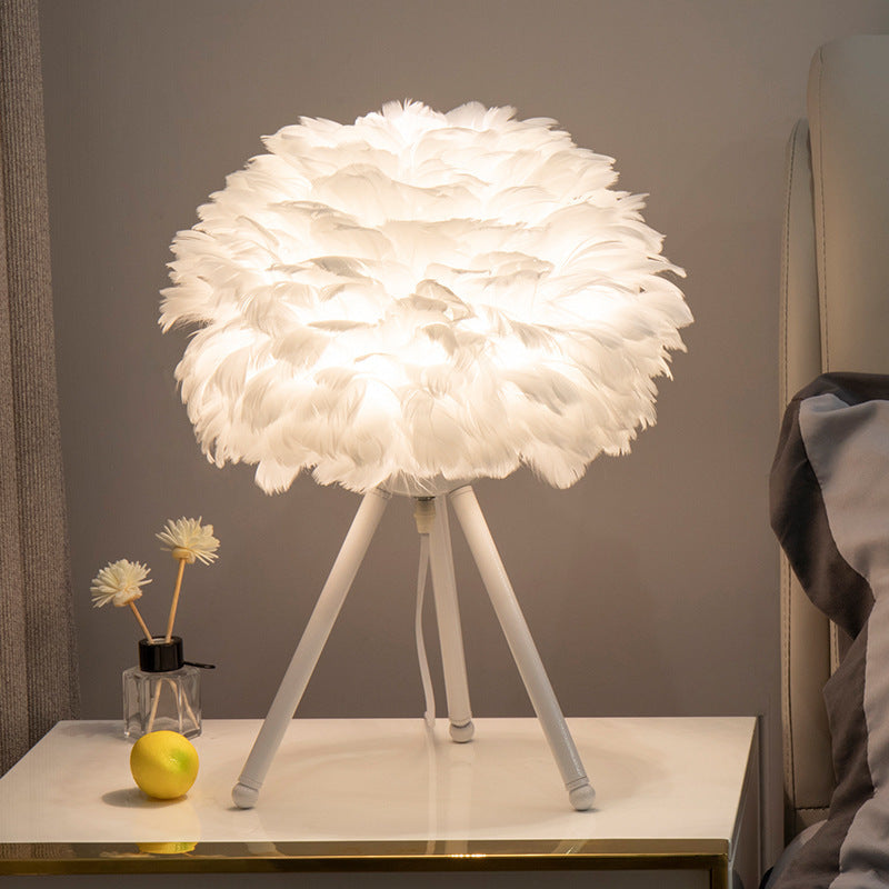 Feather_Tripod_Table_Lamp_16