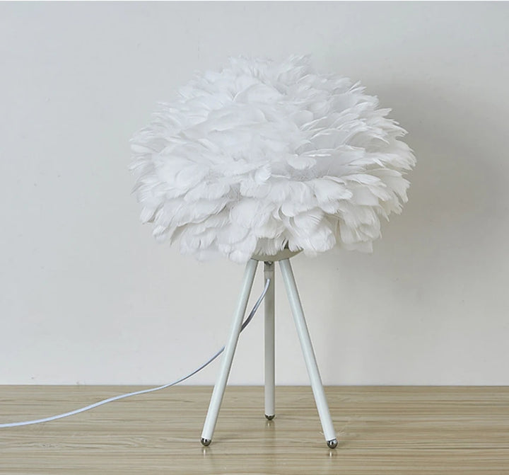 Feather_Tripod_Table_Lamp_3