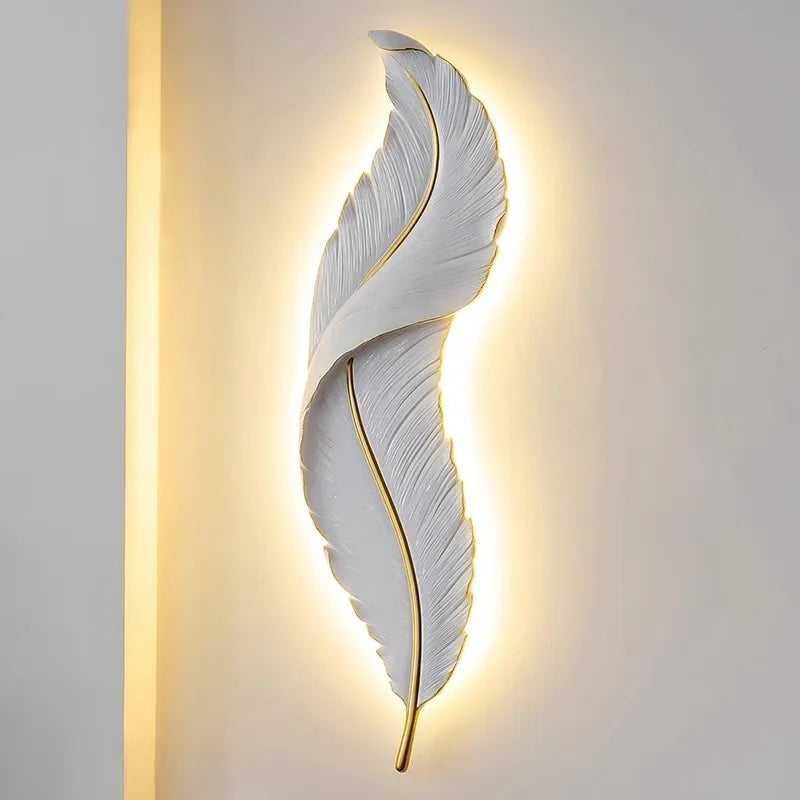 Feather shaped wall lamp