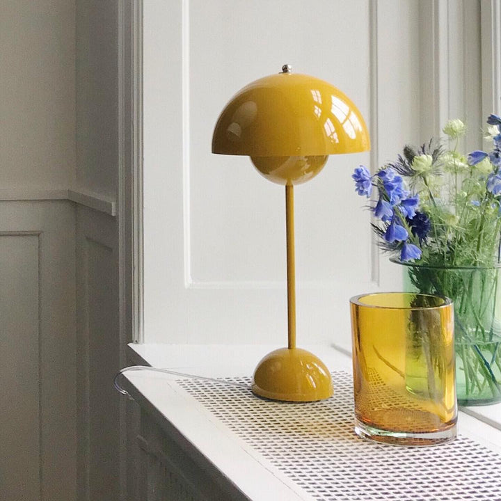 Flowerpot Table Lamp