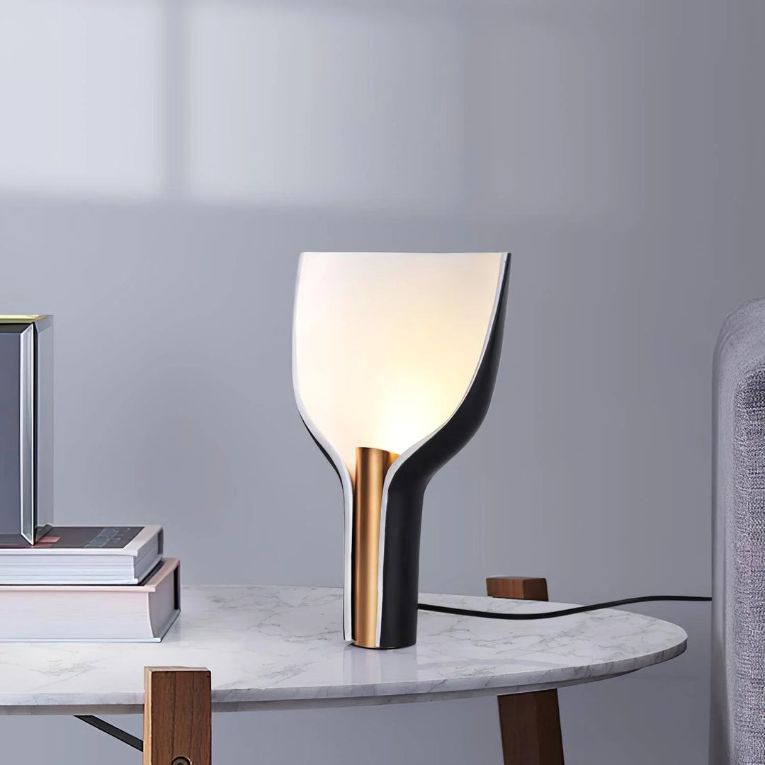 Half-Funnel_Table_Lamp_12