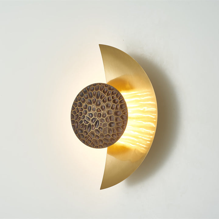 Half_Moon_Wall_Lamp_04