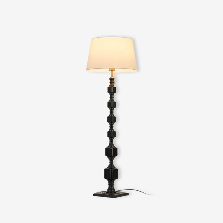 Hexas_Floor_Lamp_1