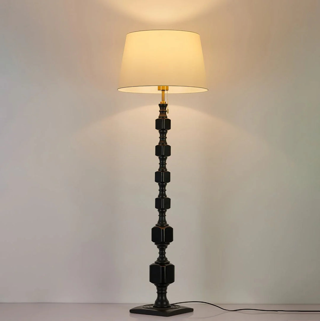 Hexas_Floor_Lamp_15