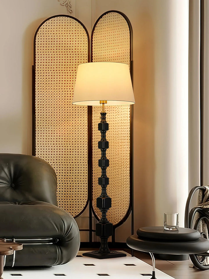 Hexas_Floor_Lamp_7