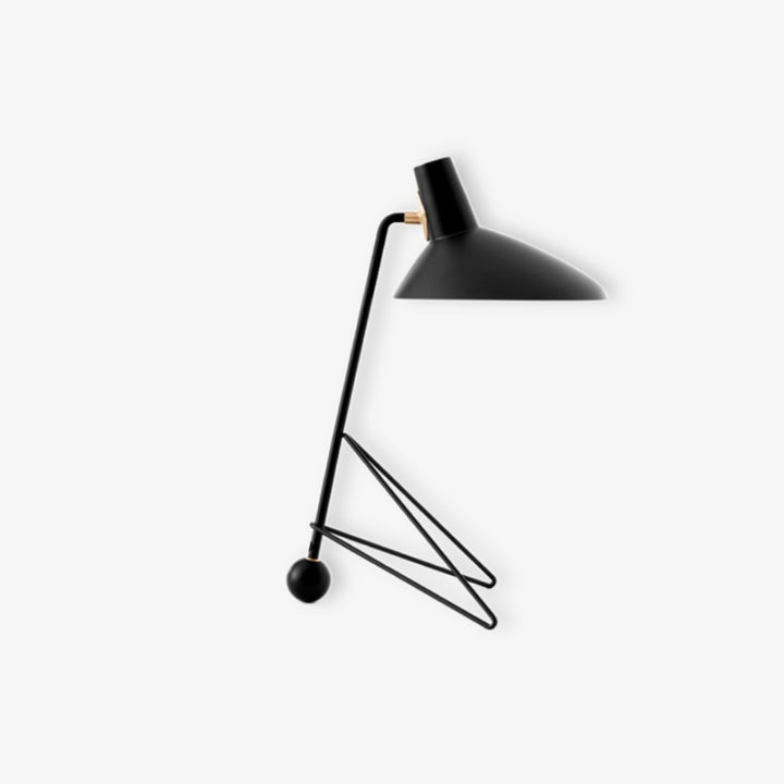 Hie_Triangular_Table_Lamp_1