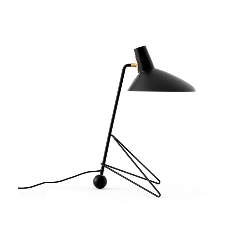 Hie_Triangular_Table_Lamp_9