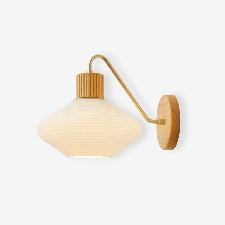 Holtwer_Wall_Lamp_01