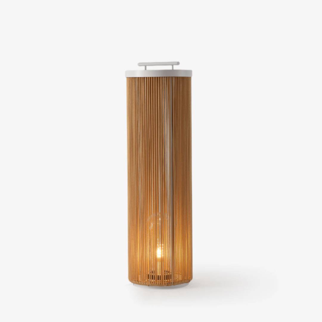 Kyrbis_Solar_Outdoor_Lamp_01