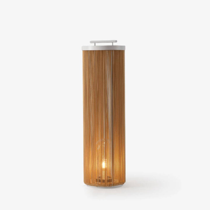 Kyrbis_Solar_Outdoor_Lamp_01